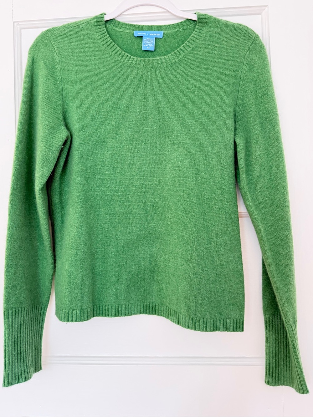 White + Warren Green Cashmere Crewneck Sweater, Size Medium